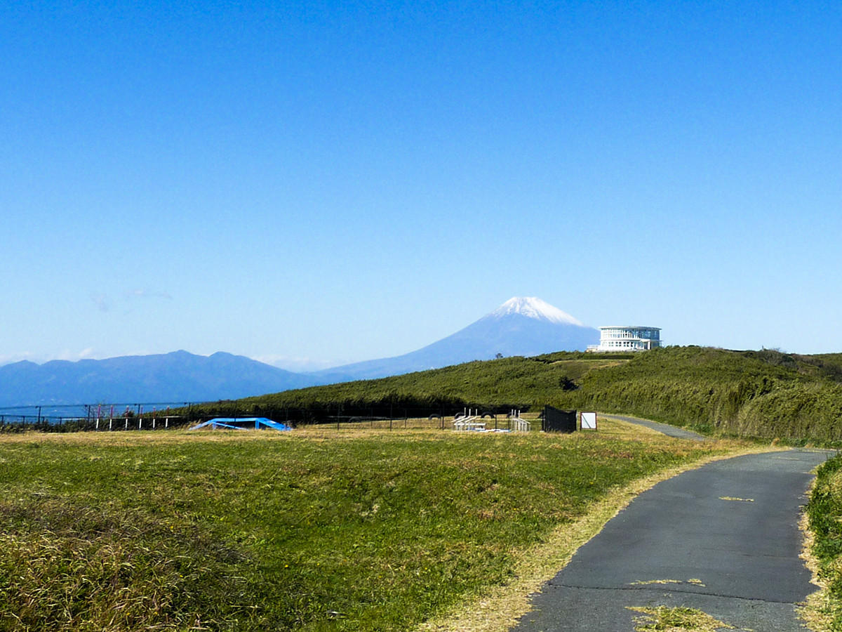姫の沢公園、十国峠とも隣接しておりますので行楽がてらにお越し頂く方も多くいらっしゃいます。