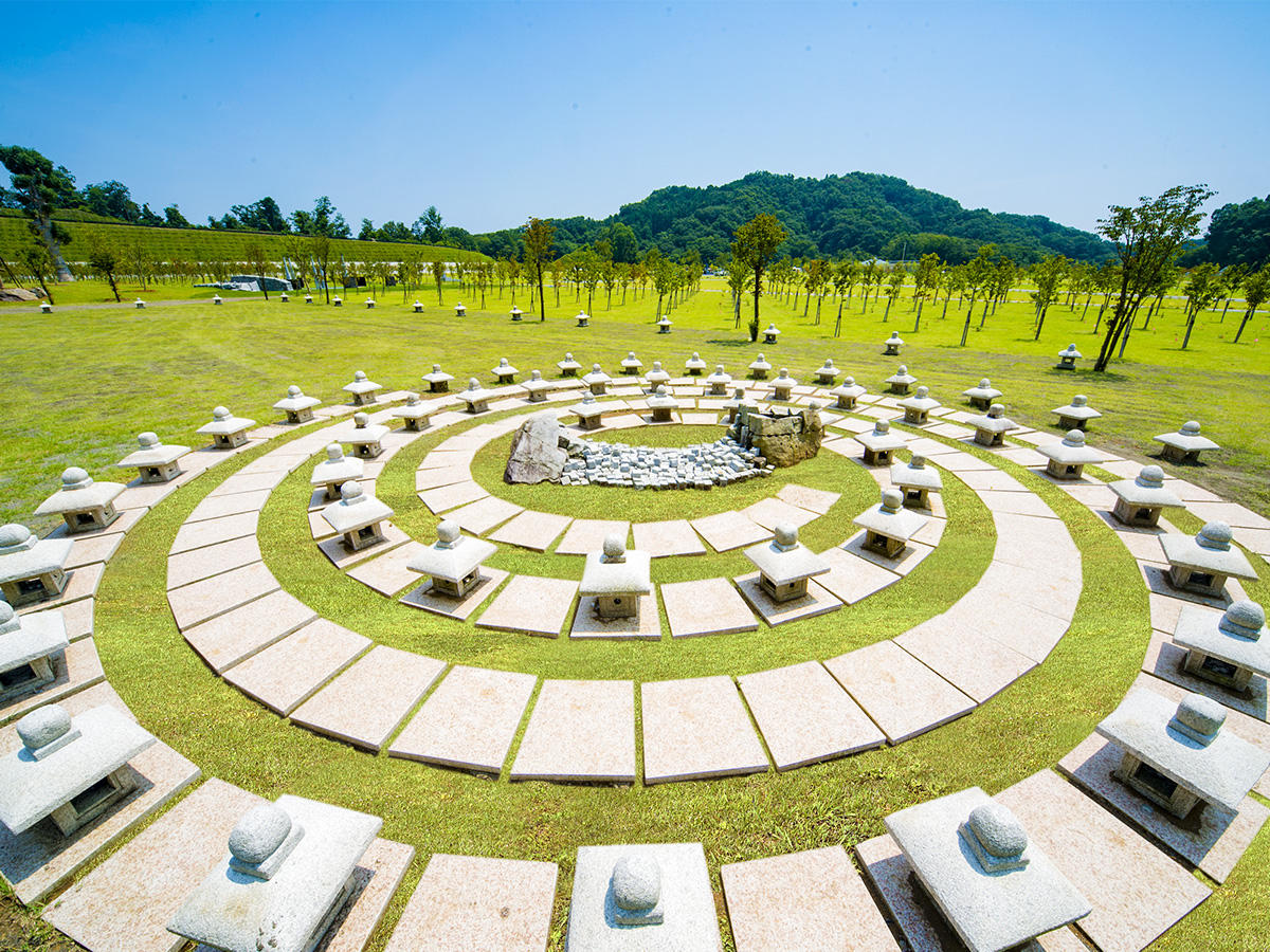 合葬として納骨。永代供養 合葬墓「かがり野」